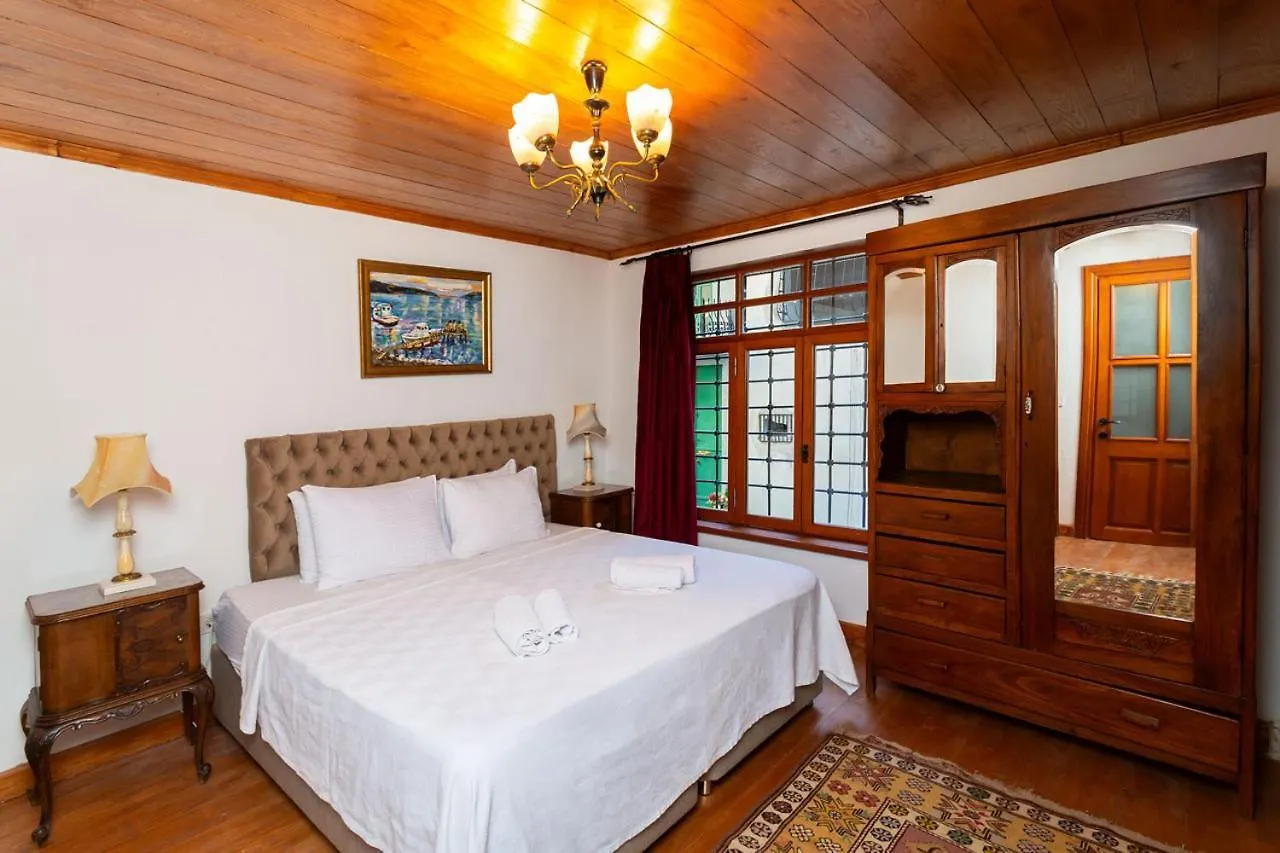 Zeytinli Tas Ev Villa İzmir Türkiye